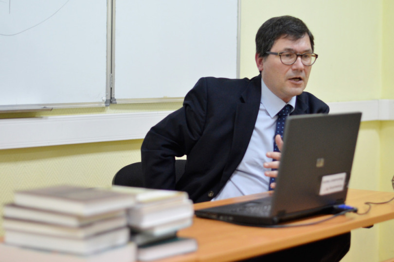Галин Тиханов прочёл вводную лекцию для магистрантов программы «Историческое знание»