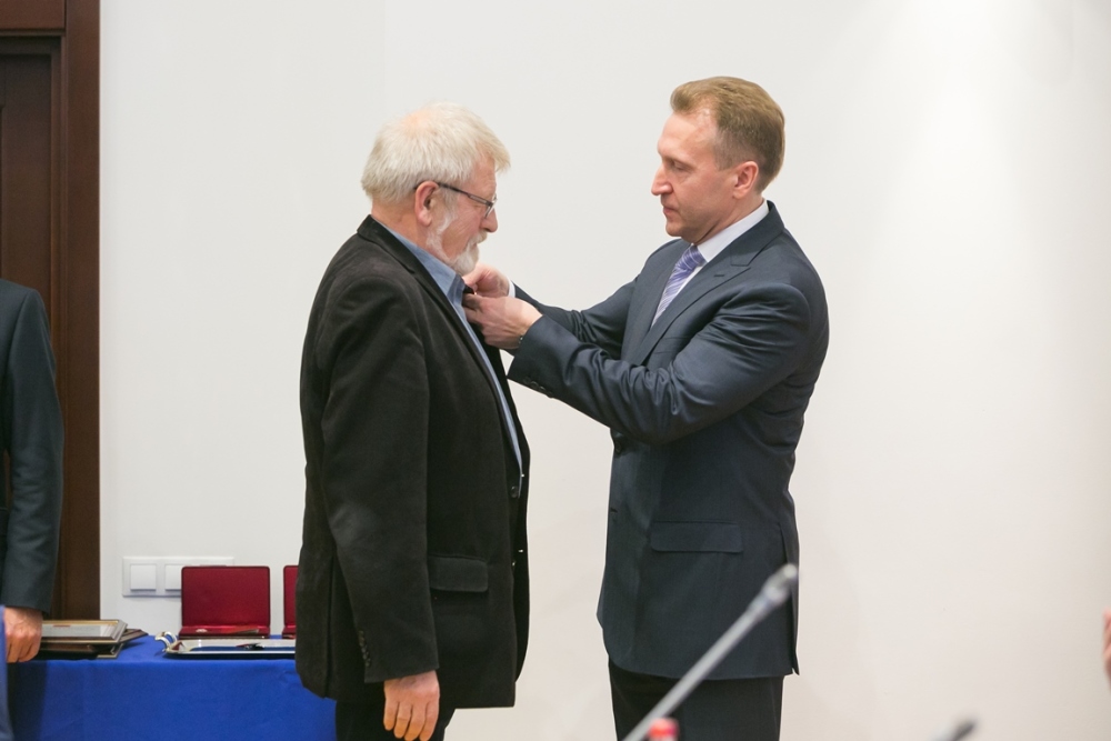 Иллюстрация к новости: Алексей Руткевич награждён медалью ордена «За заслуги перед Отечеством I степени»