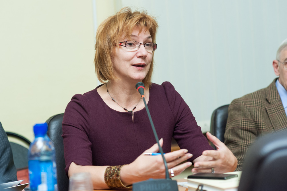 Елена Вишленкова выступила на защите докторской диссертации в ИРИ РАН в качестве оппонента